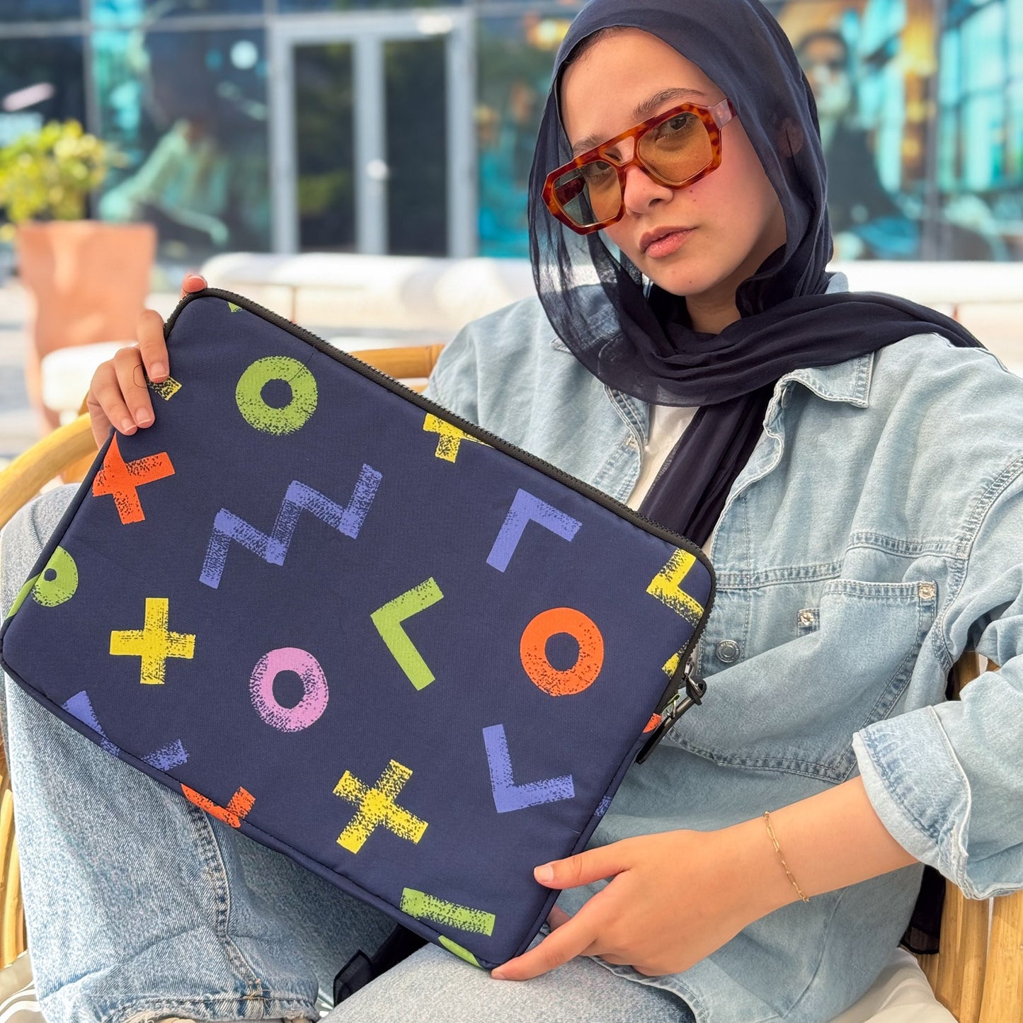 Geometric Scribbles in navy 15.6 inchLaptop Sleeve