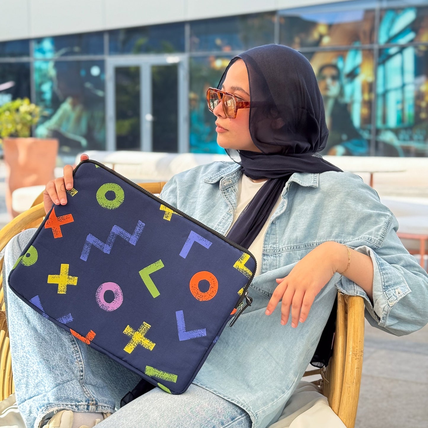 Geometric Scribbles in navy 15.6 inchLaptop Sleeve