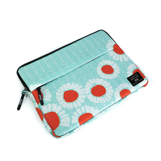 White Flower 15.6 inch Laptop Sleeve