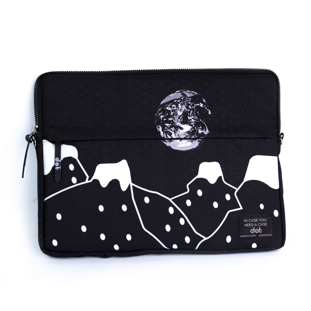 Mountain 15.6 inch Laptop Sleeve - dotgallery