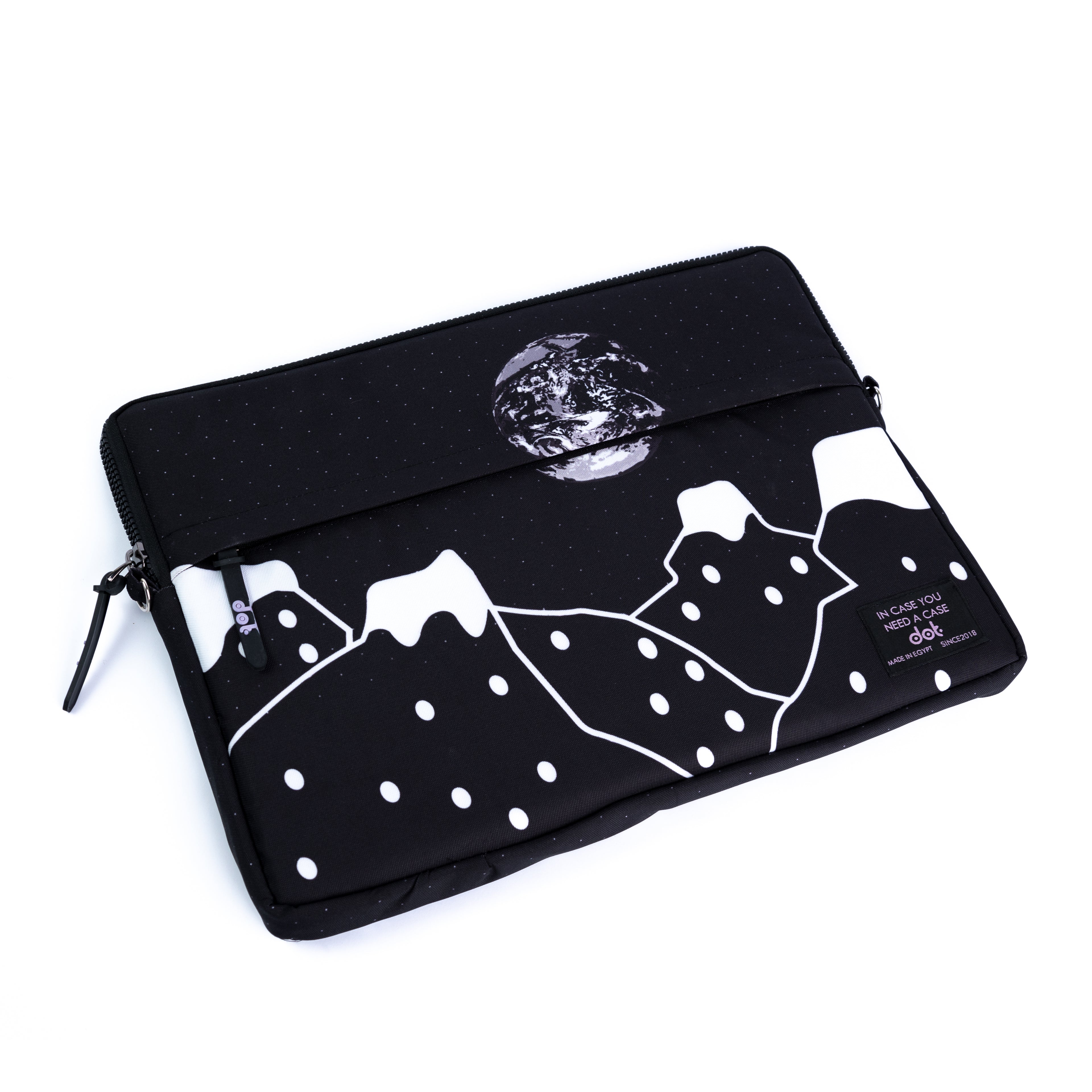 Mountain 15.6 inch Laptop Sleeve - dotgallery