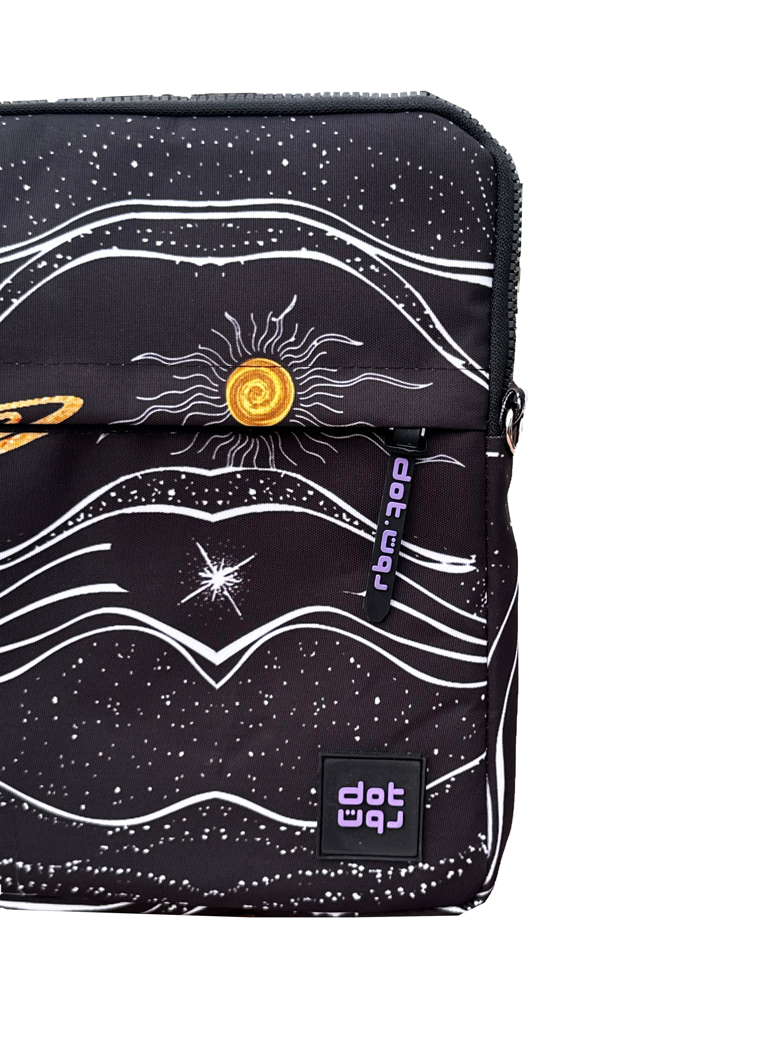 Space 15.6 inch Laptop Sleeve - dotgallery