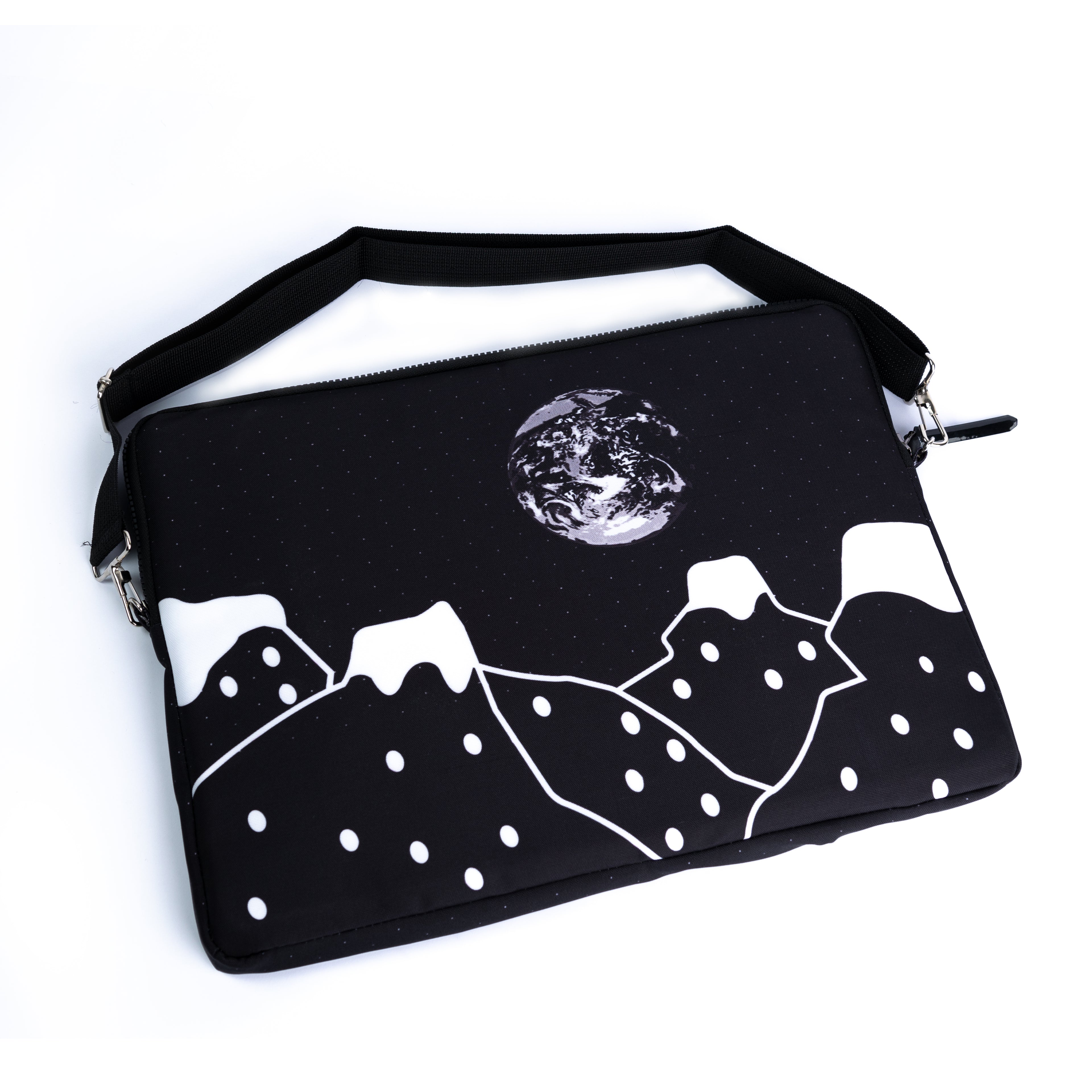 Mountain 15.6 inch Laptop Sleeve - dotgallery