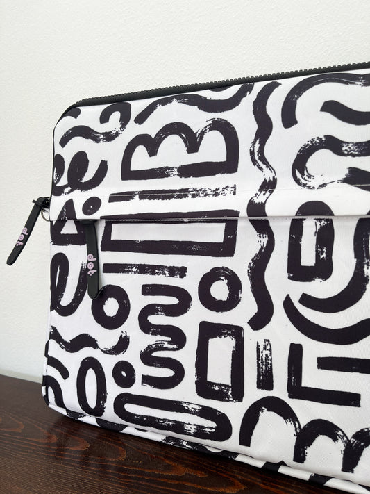 Abstract doodles in charcoal white 15.6 inch Laptop Sleeve