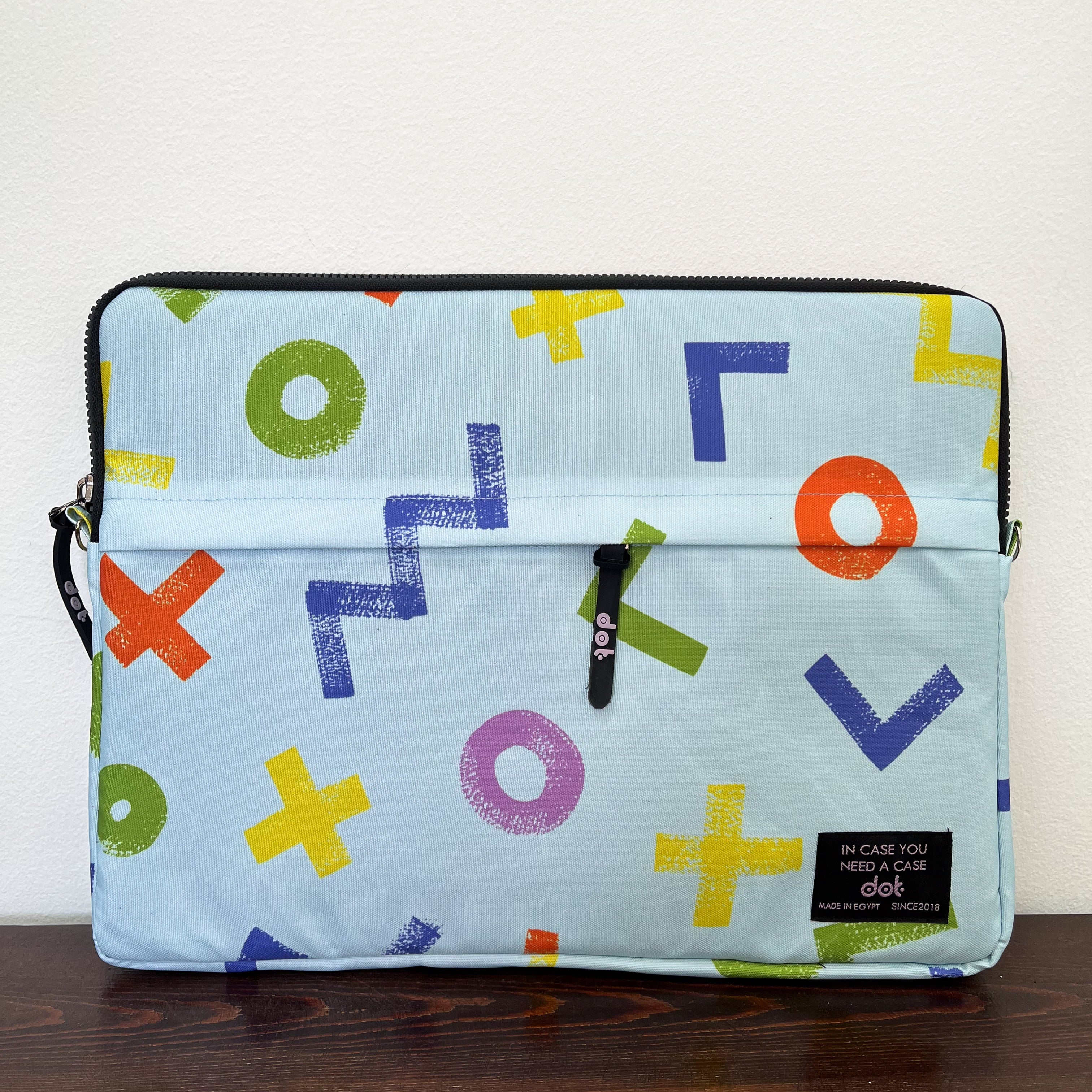 Geometric Scribbles in baby blue 15.6 inch Laptop Sleeve - dotgallery