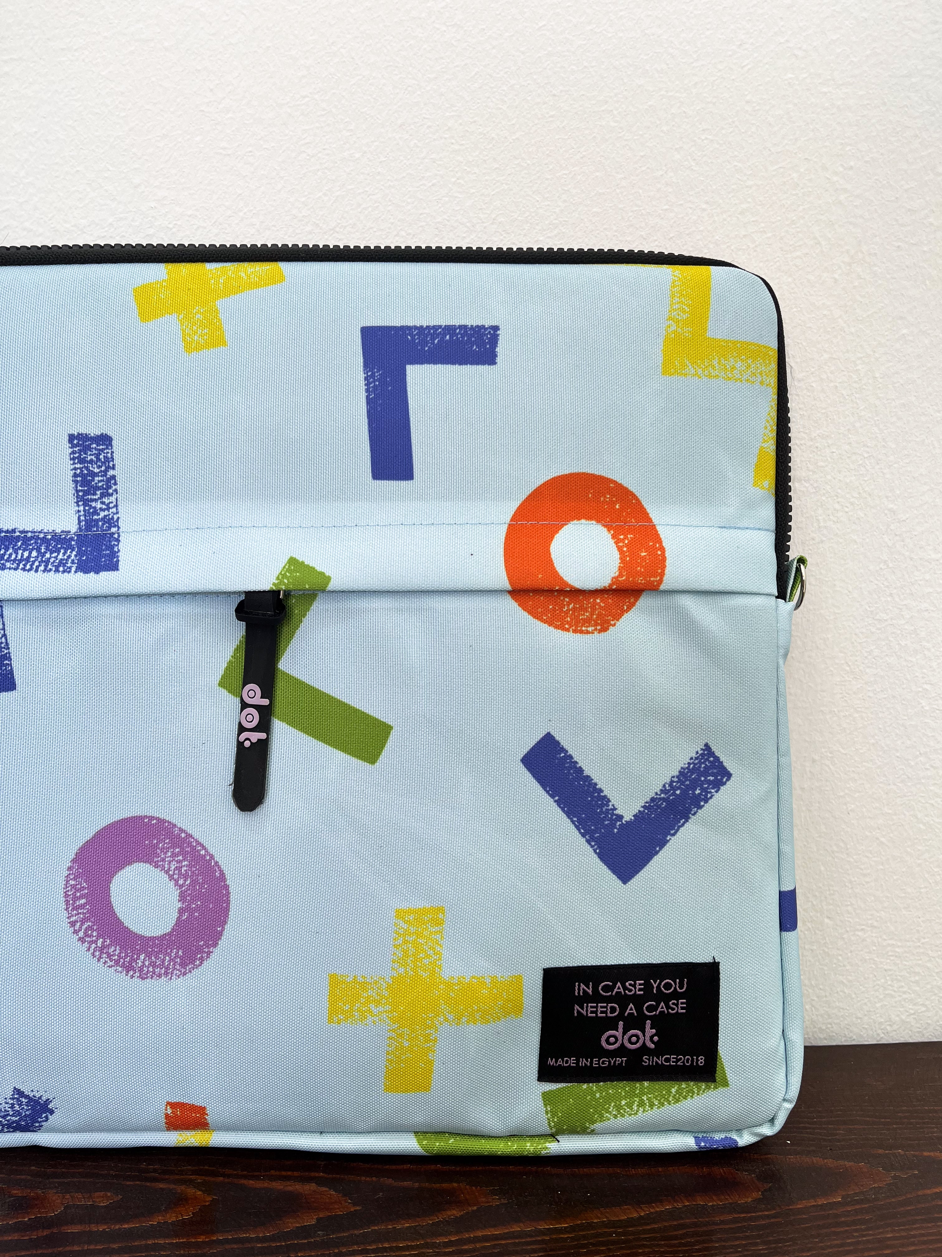 Geometric Scribbles in baby blue 15.6 inch Laptop Sleeve - dotgallery
