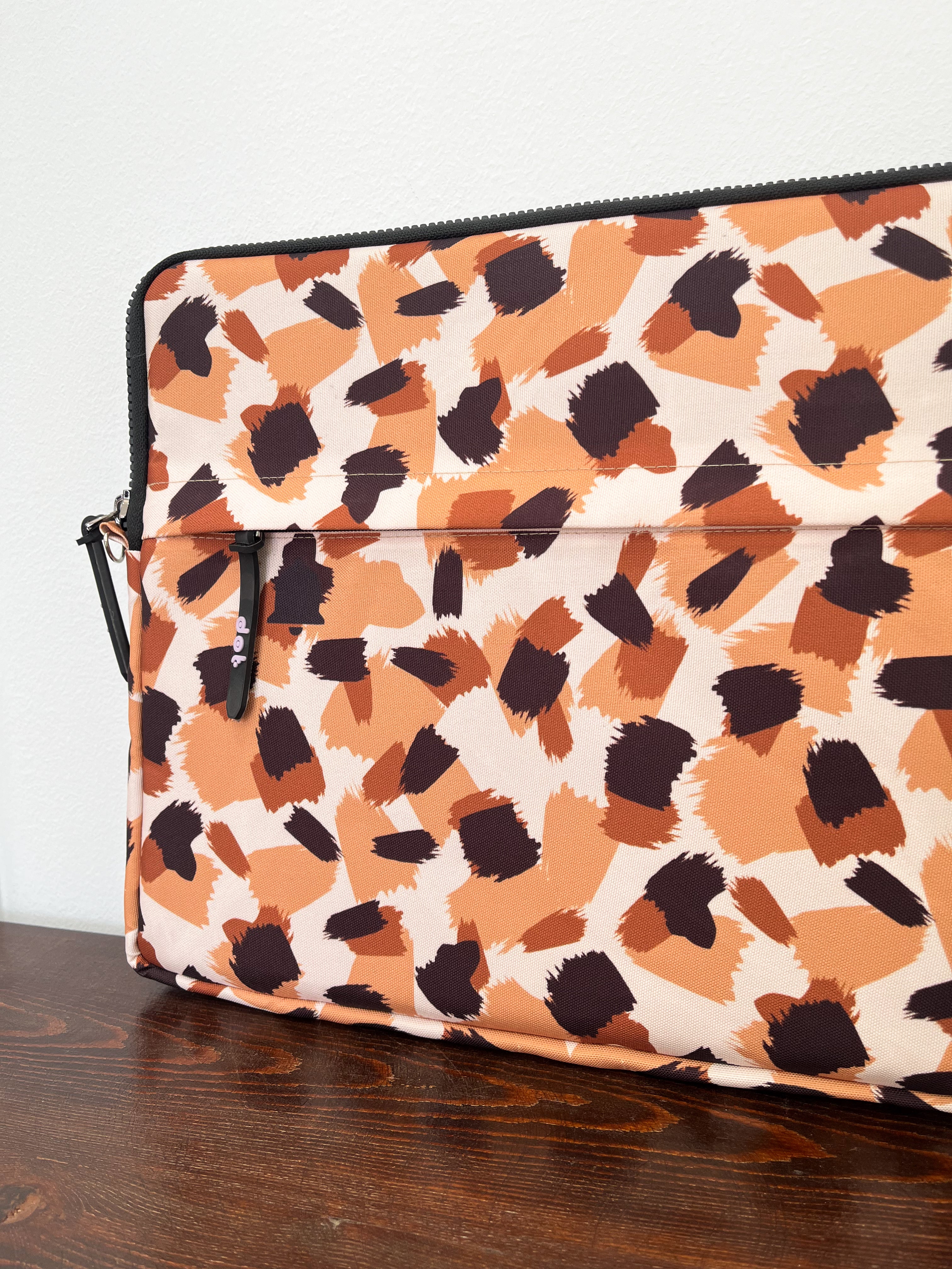 Leopard print 15.6 inch Laptop Sleeve - dotgallery
