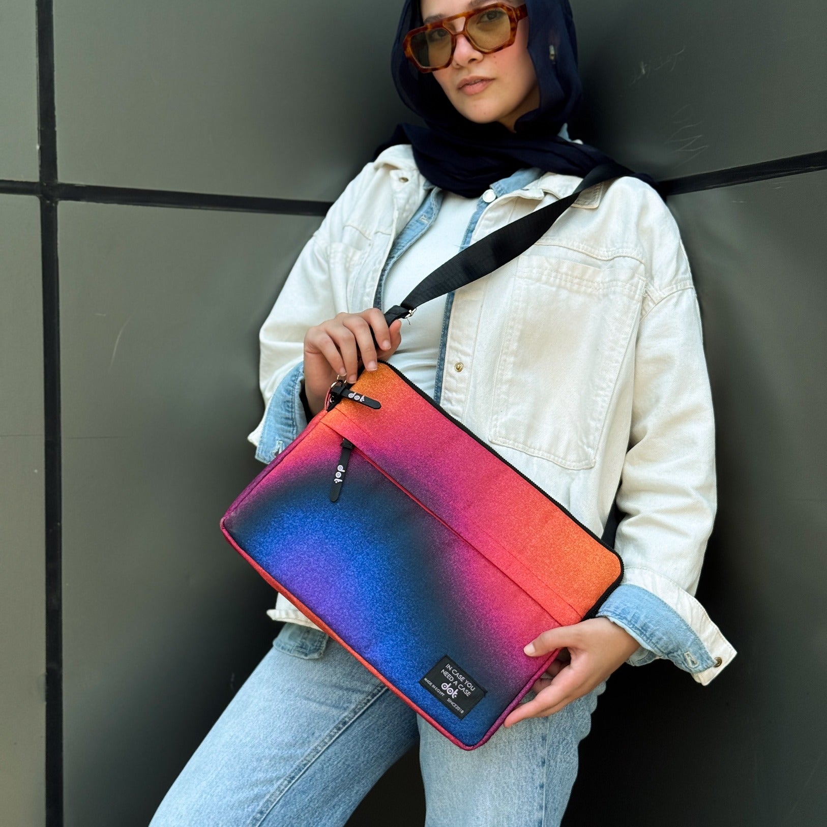 Gradient glow in Sunset hues  15.6 inch Laptop Sleeve - dotgallery