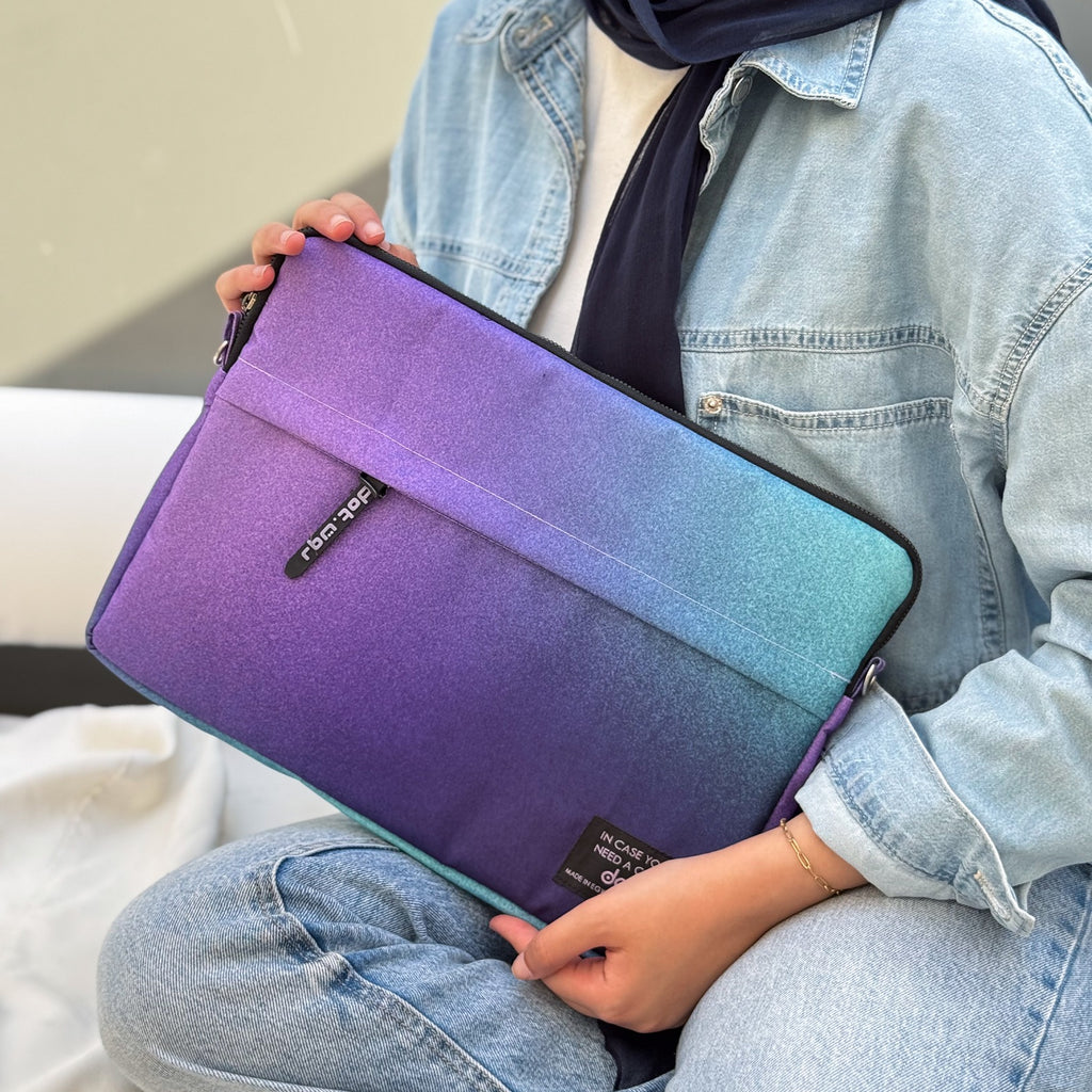 Gradient glow in Cool contrast 15.6 inch Laptop Sleeve - dotgallery