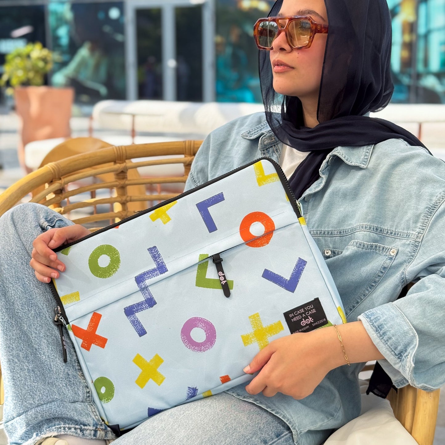 Geometric Scribbles in baby blue 15.6 inch Laptop Sleeve