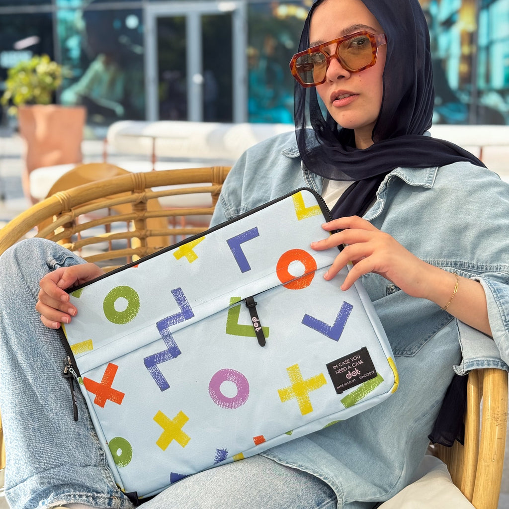 Geometric Scribbles in baby blue 15.6 inch Laptop Sleeve - dotgallery