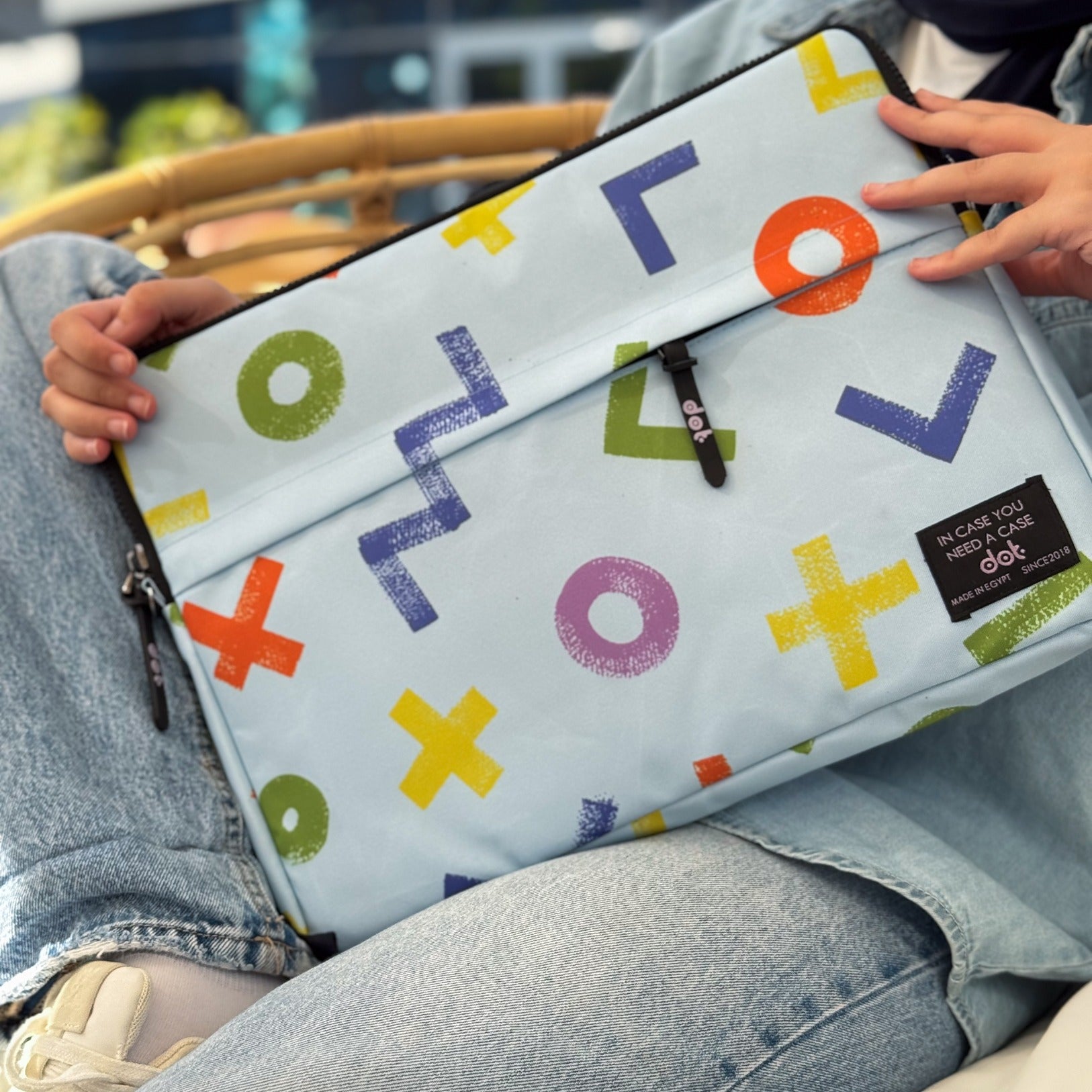 Geometric Scribbles in baby blue 15.6 inch Laptop Sleeve - dotgallery