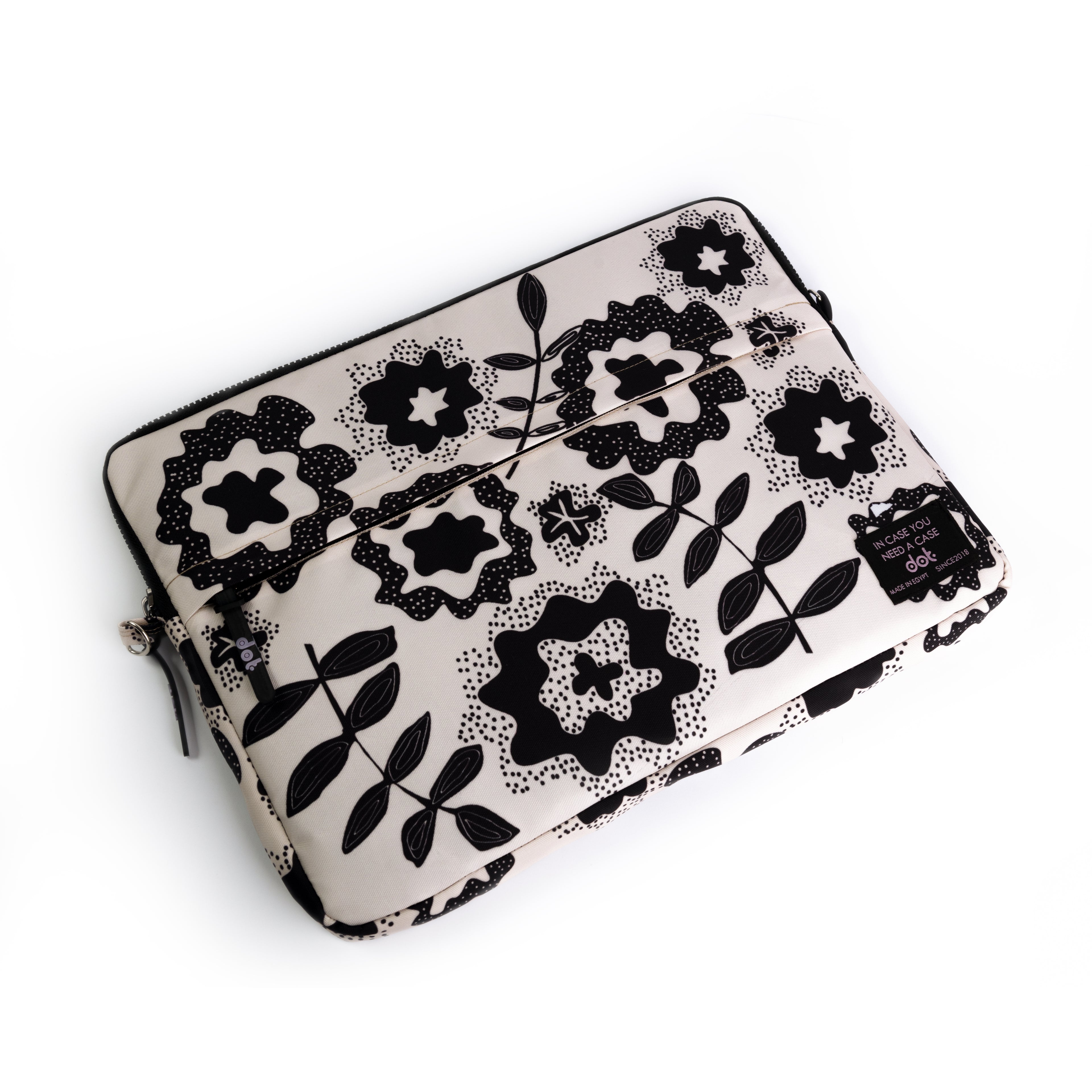 Leaves 15.6 inch Laptop Sleeve - dotgallery