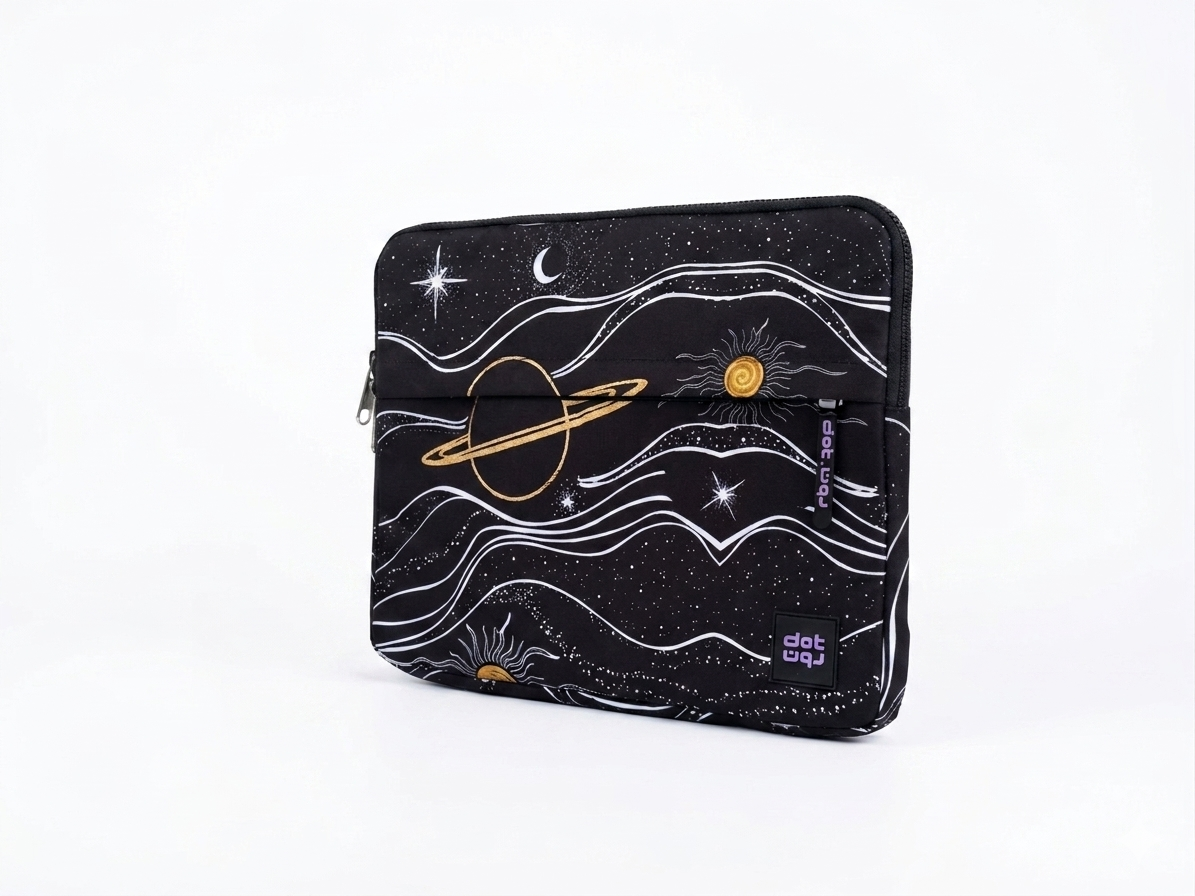 Space 15.6 inch Laptop Sleeve - dotgallery