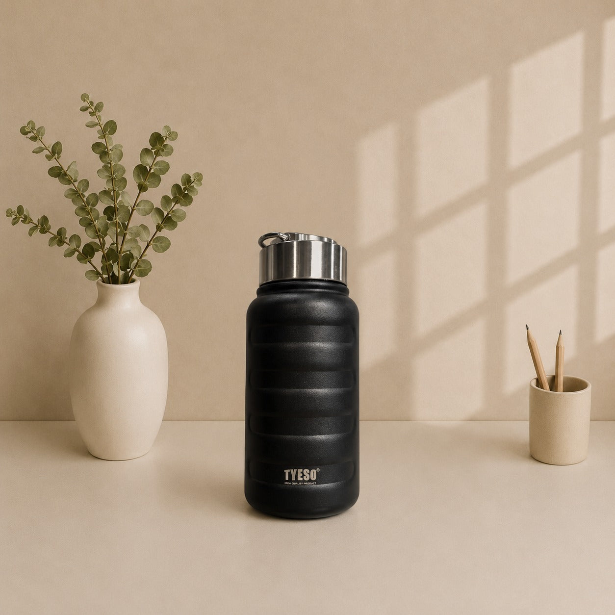 mini tyeso bottle black
