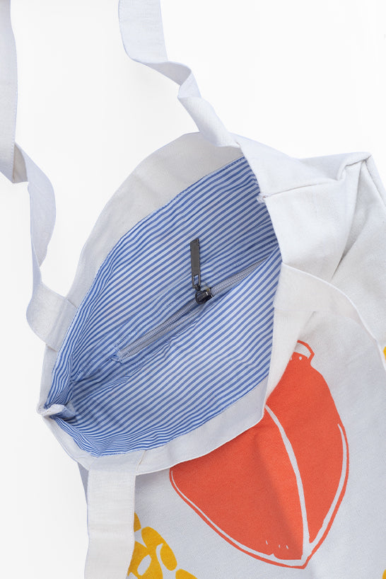 Wiggle Wiggle Tote Bag - dotgallery