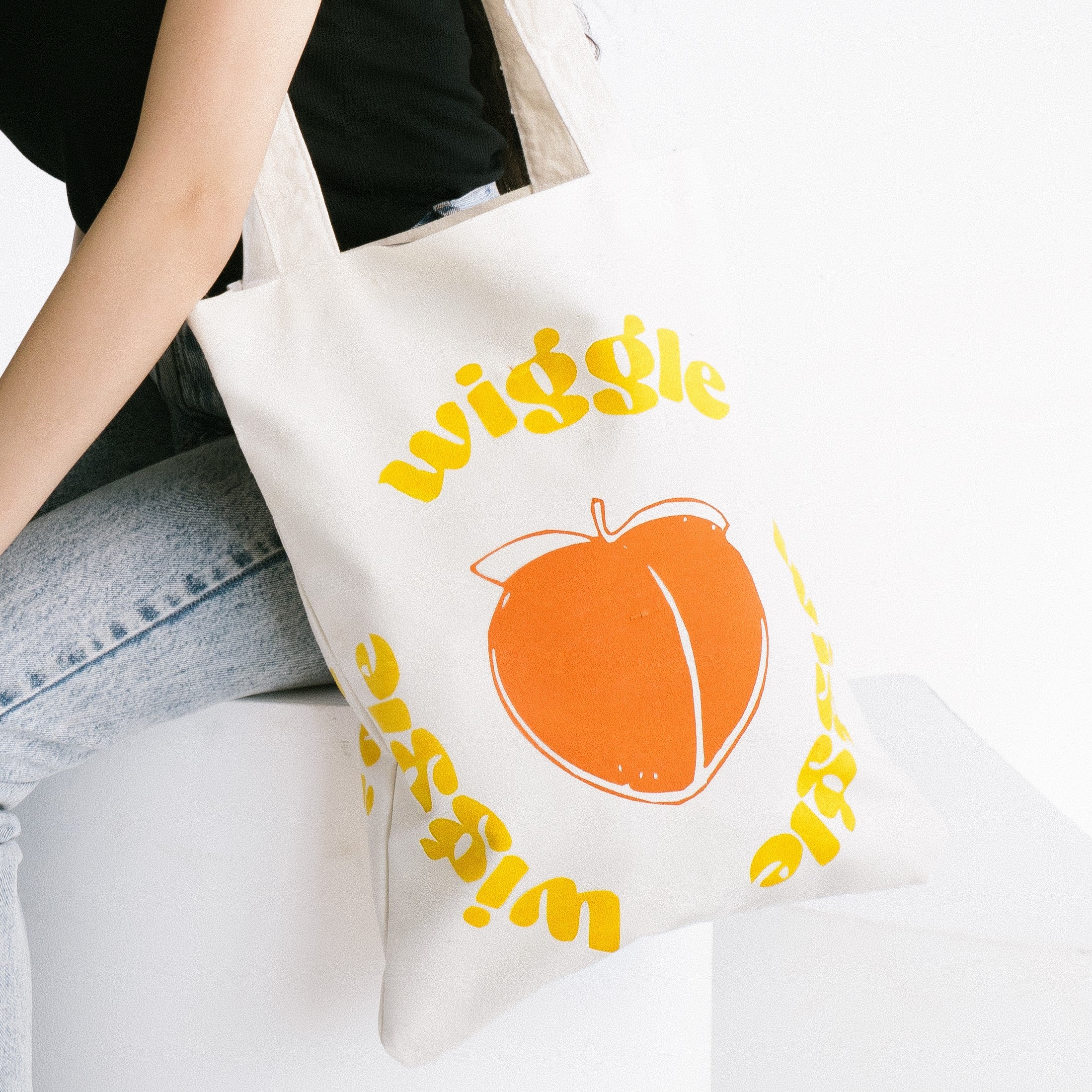 Wiggle Wiggle Tote Bag - dotgallery