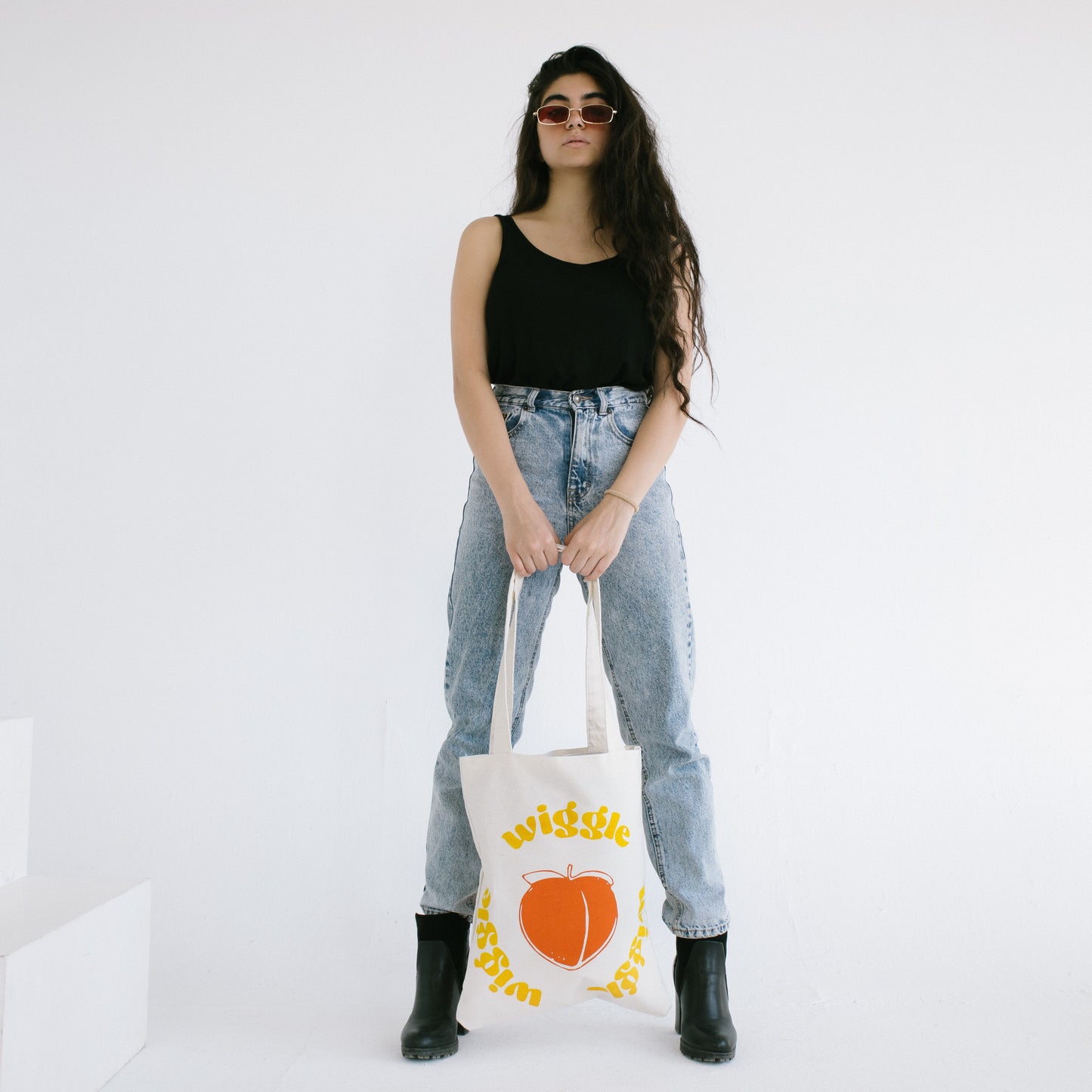 Wiggle Wiggle Tote Bag - dotgallery