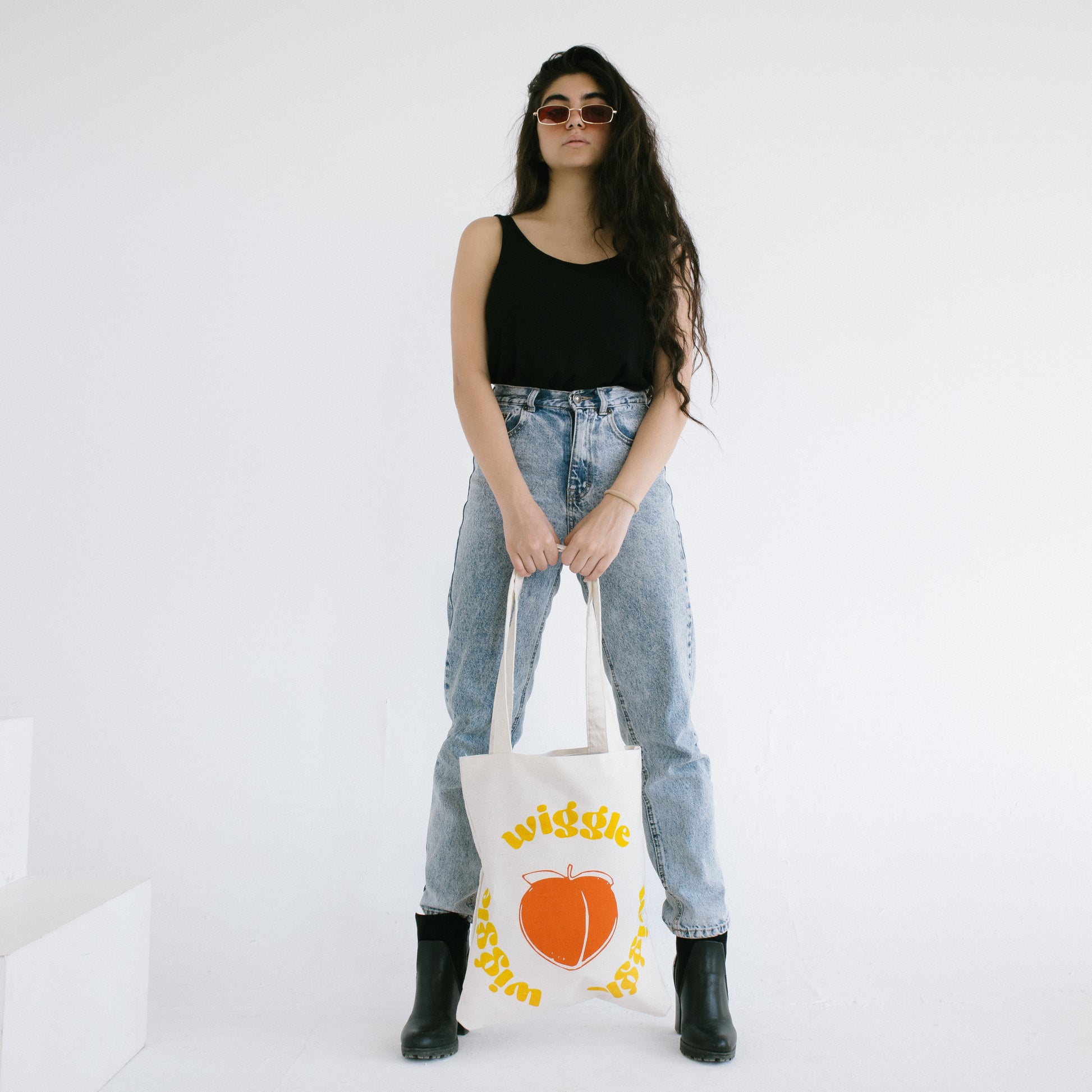 Wiggle Wiggle Tote Bag - dotgallery