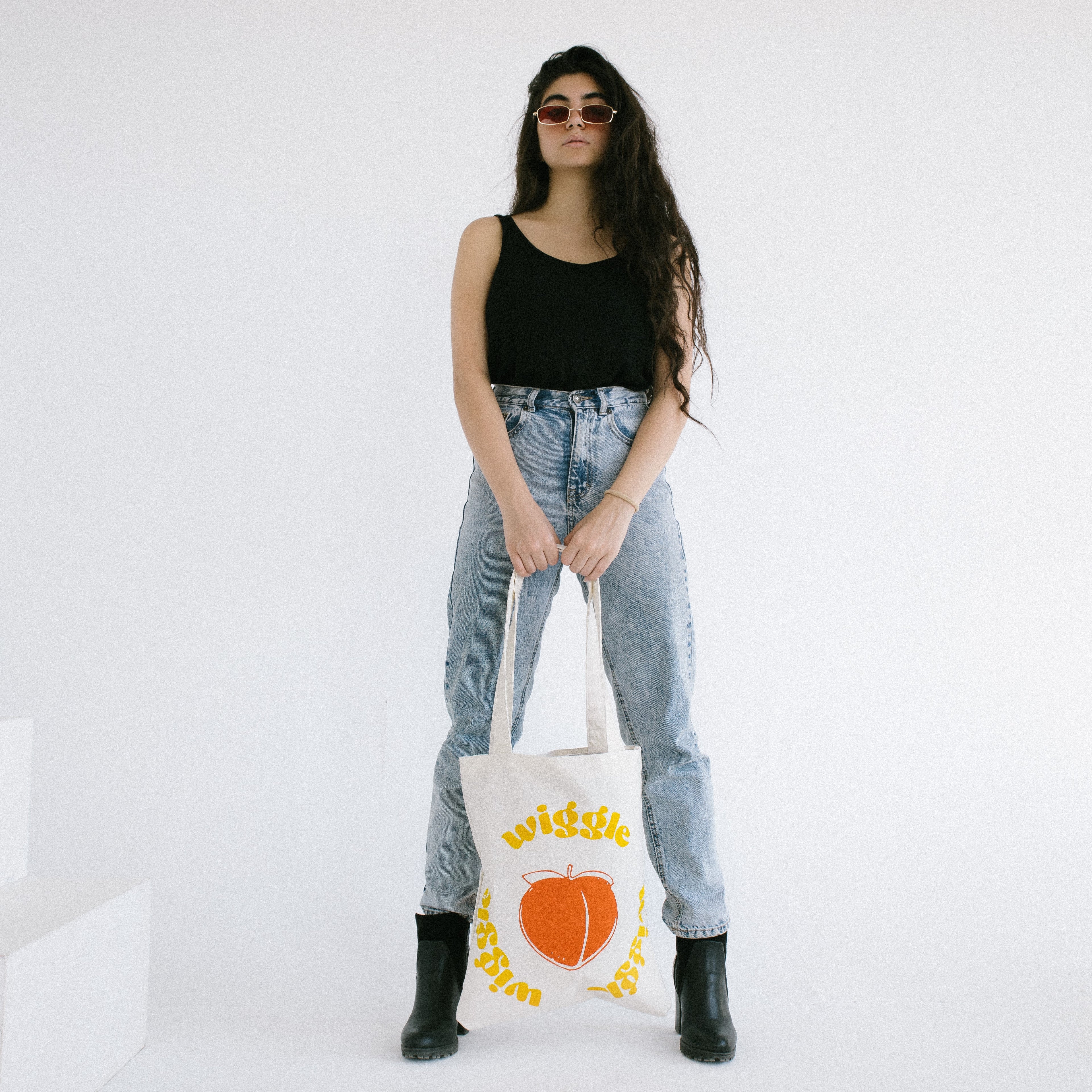 Wiggle Wiggle Tote Bag - dotgallery