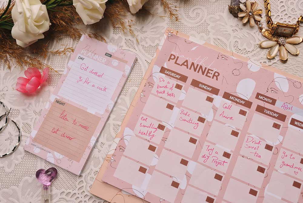Girly CALENDAR - dotgallery
